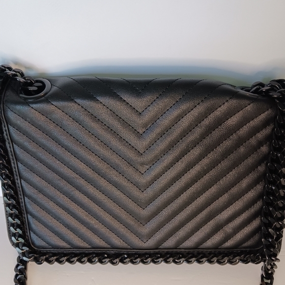 Aldo Greenwald Womens Crossbody Bag Chevron Quilted Black Chain Strap NWOT - Picture 3 of 8